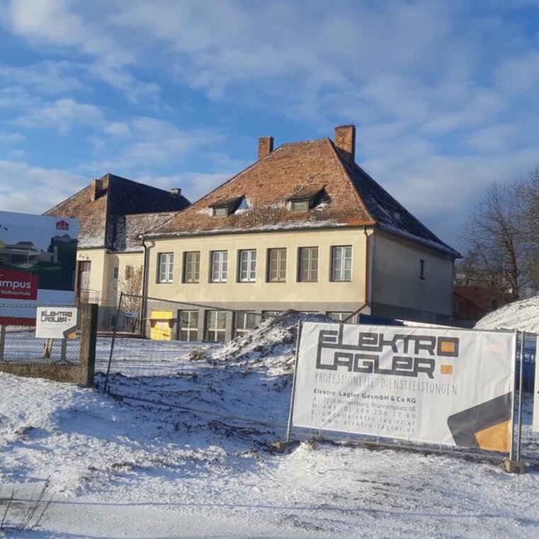 Bildungscampus Kleinmutschen mit Bautransparent Elektro Lagler